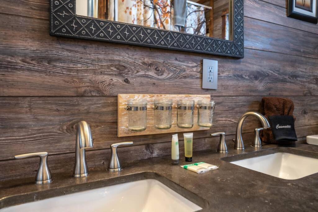 Happy Trails - Cobbly Nob Resort Home جاتلينبرج المظهر الخارجي الصورة