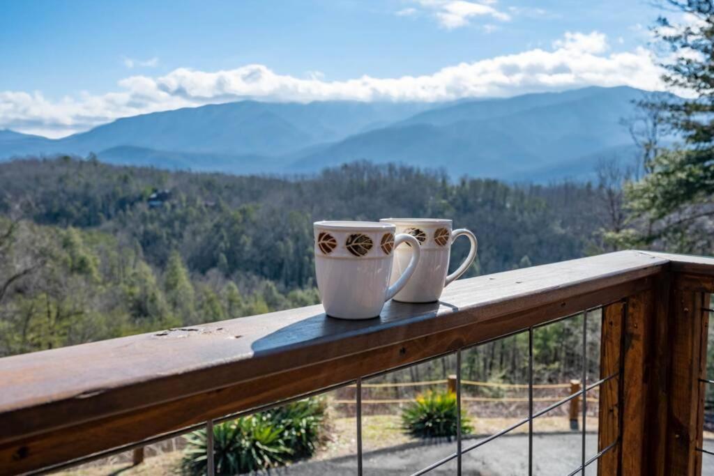 Happy Trails - Cobbly Nob Resort Home جاتلينبرج المظهر الخارجي الصورة